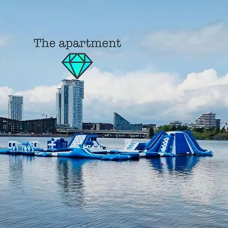 Apartment Sunny Brand New Sea View Luxury Skyscraper In *
