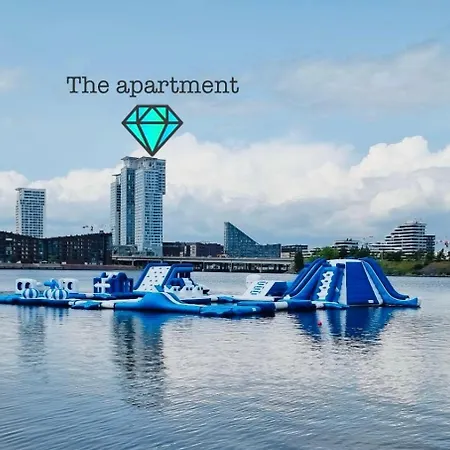 Apartment Sunny Brand New Sea View Luxury Skyscraper In *